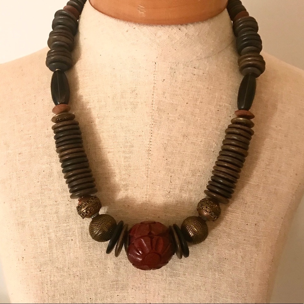 STATEMENT NECKLACE Retro Chunky Brass Carved Wood - Picture 5 of 6